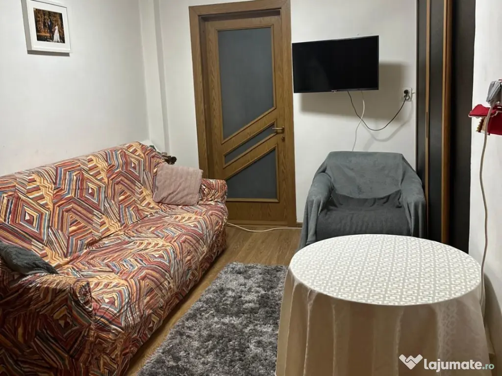 Ofer spre închiriere apartament cu 2 camere 
