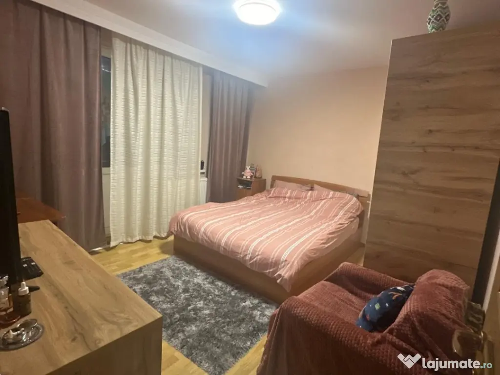 Ofer spre închiriere apartament cu 2 camere 
