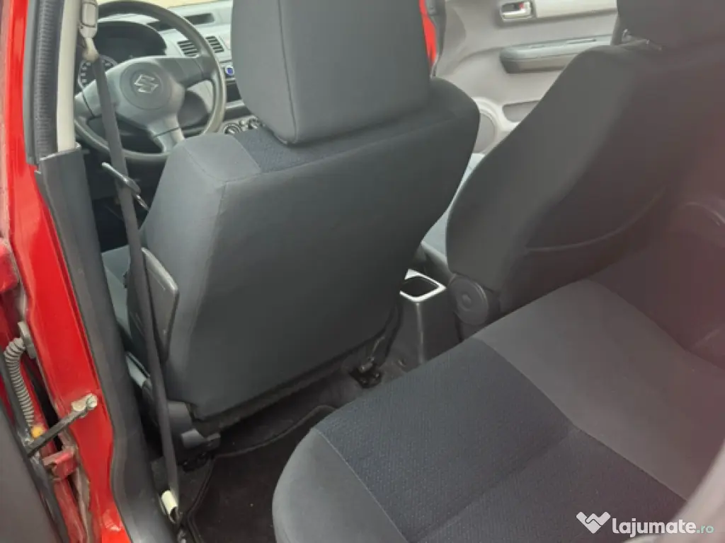 Vând SUZUKI Swift 