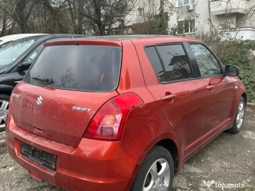Vând SUZUKI Swift 