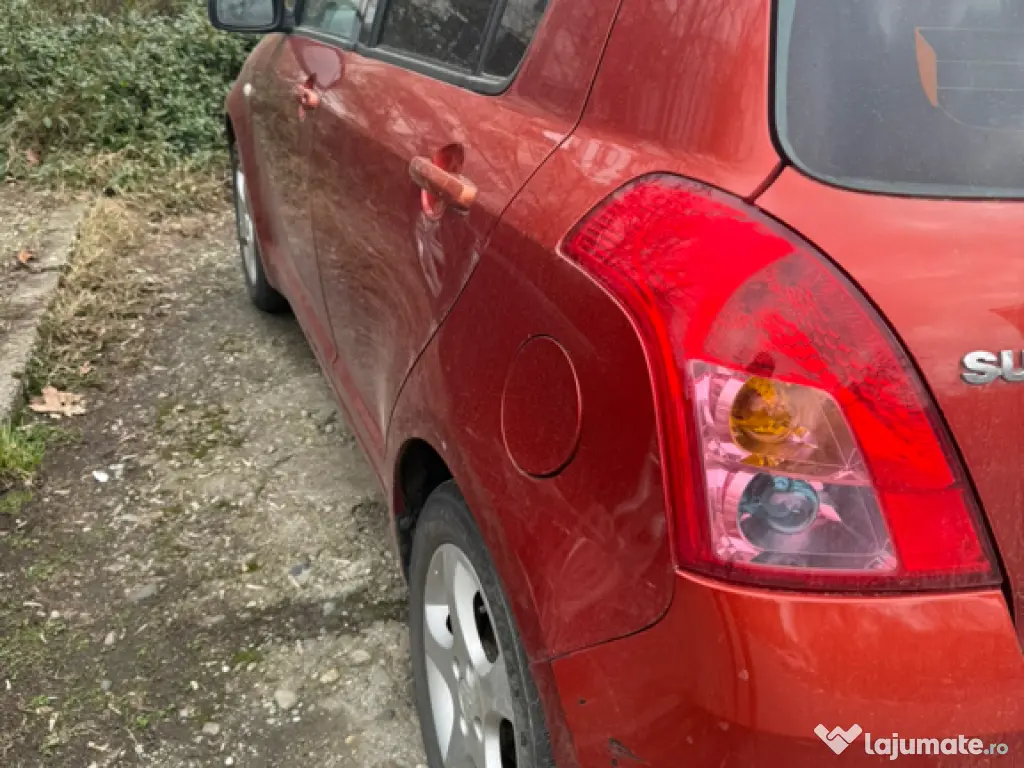 Vând SUZUKI Swift 