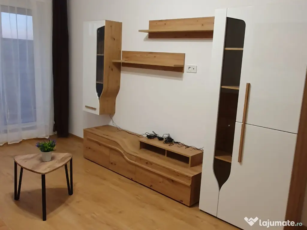 Inchiriez garsoniera coresi bloc nou 
