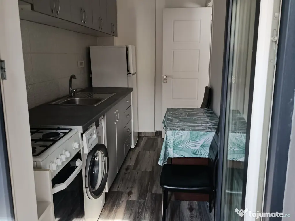 Garsoniera de inchiriat 