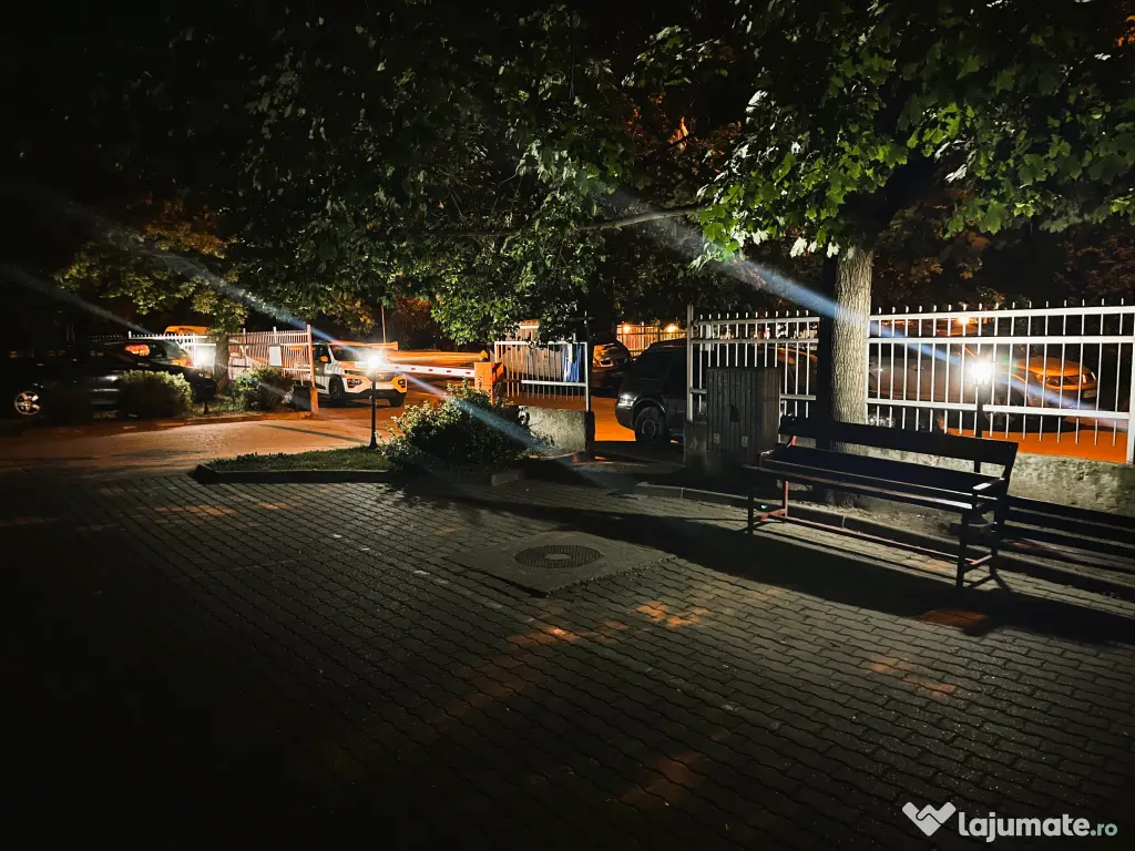 Proprietar vand apartament cu 2 camere + 1 loc de parcare 