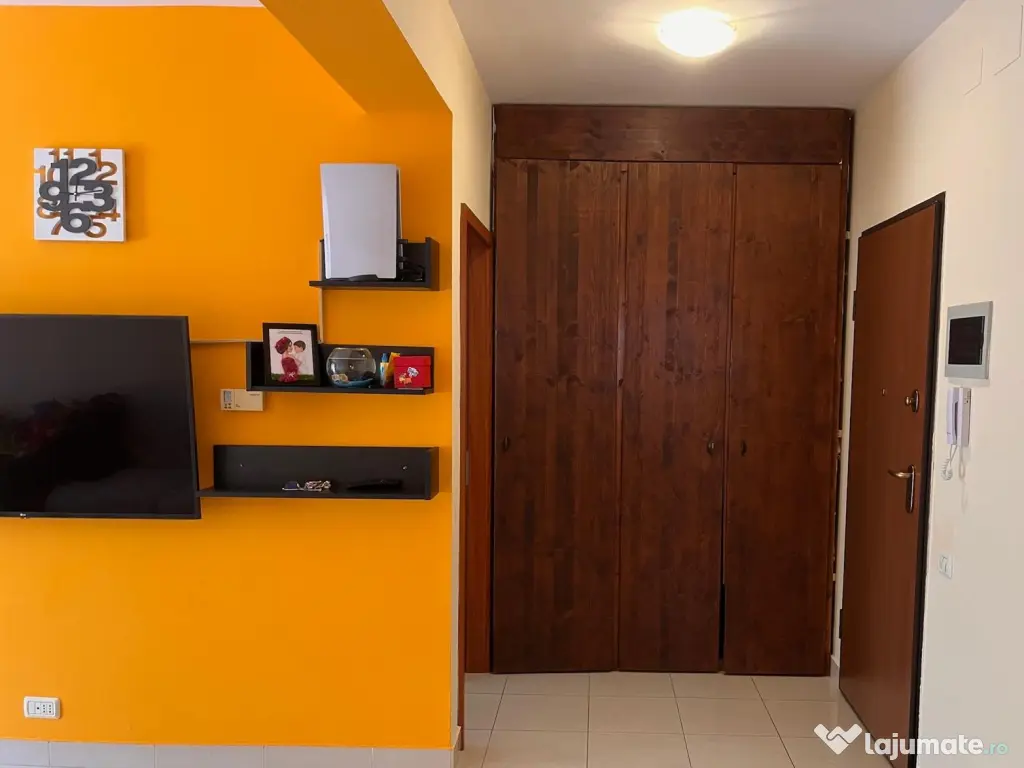 Proprietar vand apartament cu 2 camere + 1 loc de parcare 