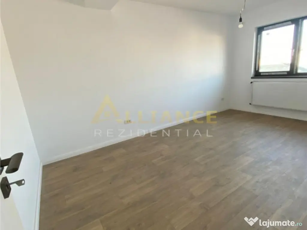 Casa Tip Duplex - 5 camere 4 bai - Mutare Imediata -