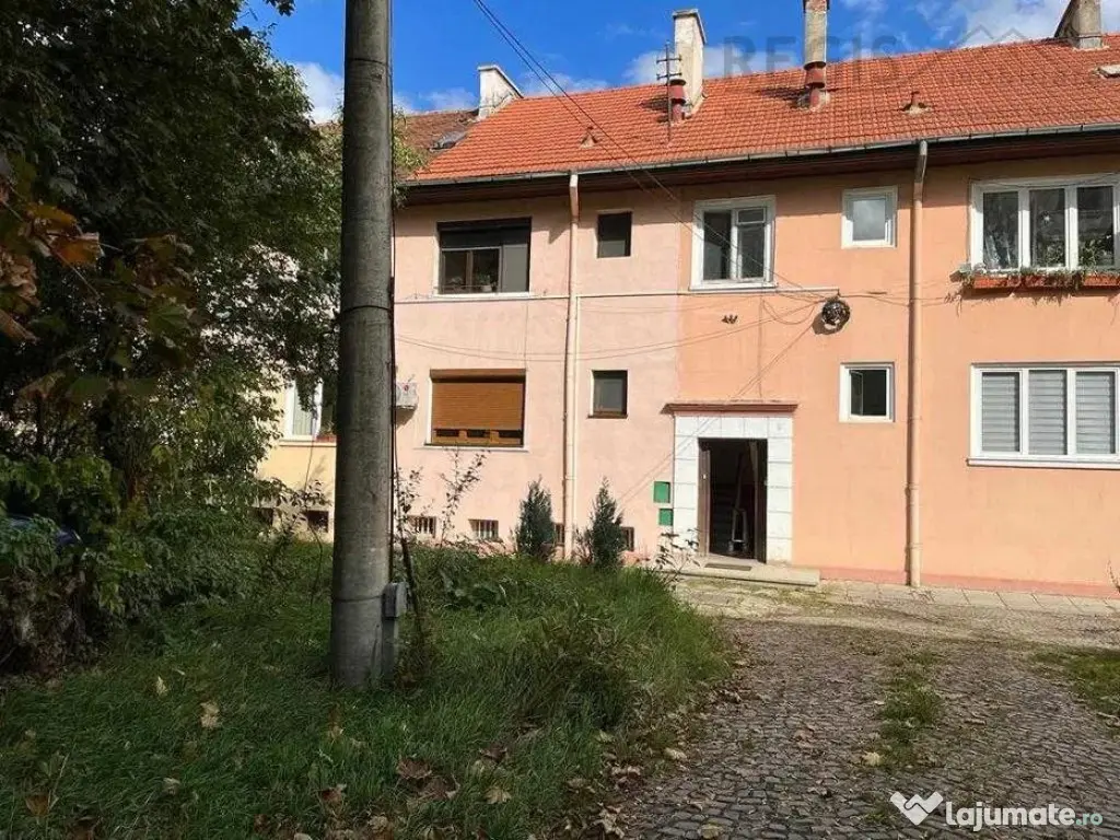 Apartament 2 Camere Central Bloc tip Vila