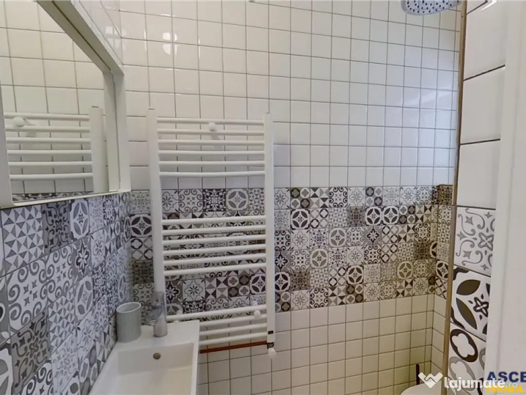 Proprietate cocheta,pretabila si regim hotelier,birou,Centru 