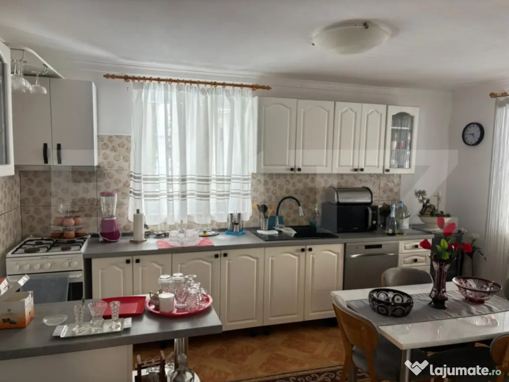 Casuta cocheta gata de locuit,Jelna 