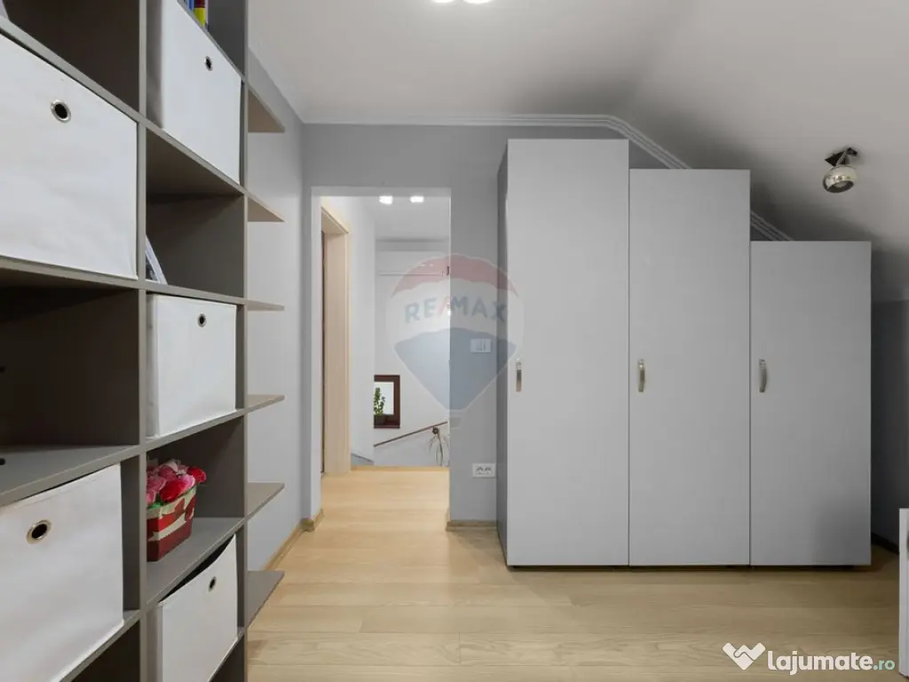 Casă cu 4 camere de vânzare în cartierul Westfileld Arad 