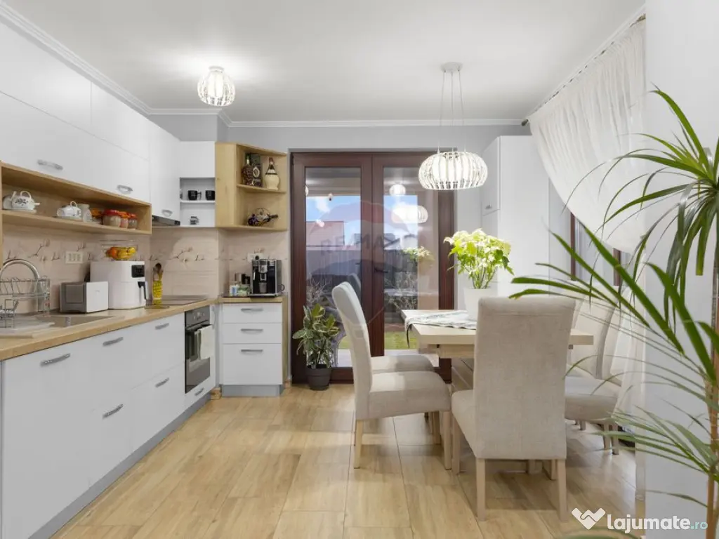 Casă cu 4 camere de vânzare în cartierul Westfileld Arad 