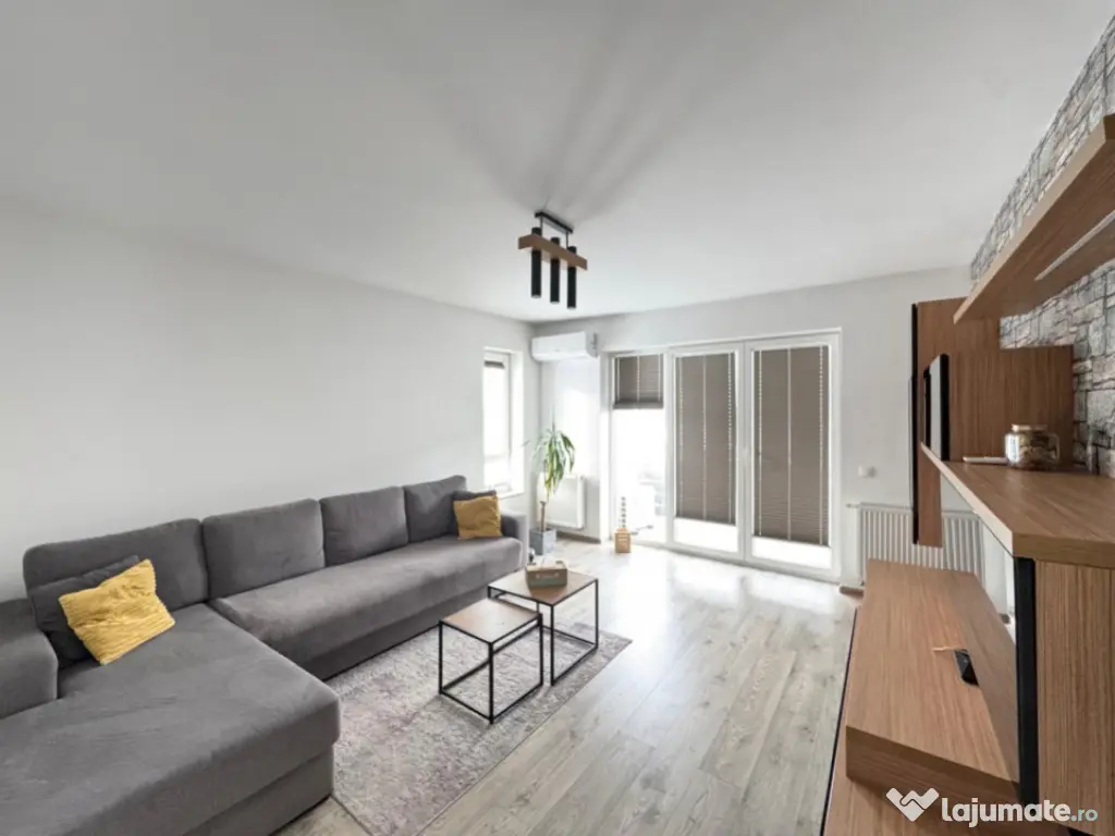 Apartament 2 camere 52 mp, etaj interm, cu boxa si loc de pa 