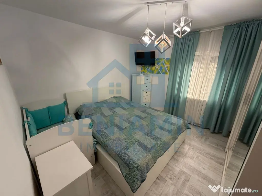 2 Decomandate - Etaj 3 - 52mp - An 1985 - Renovat - Rovine 