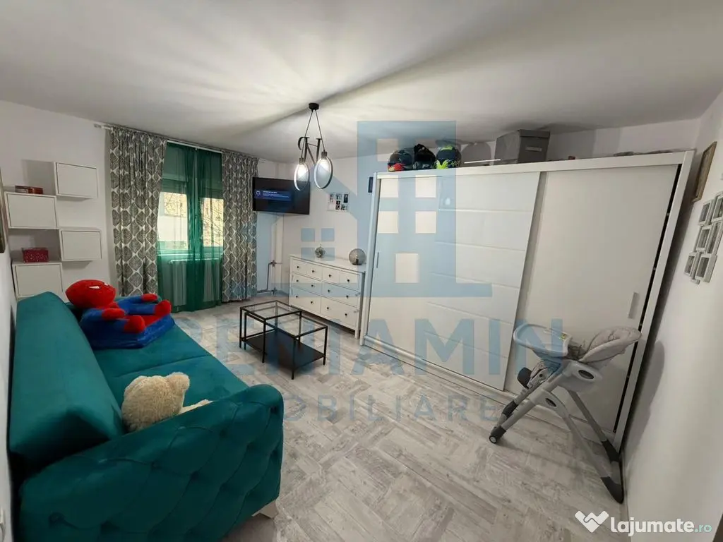 2 Decomandate - Etaj 3 - 52mp - An 1985 - Renovat - Rovine 