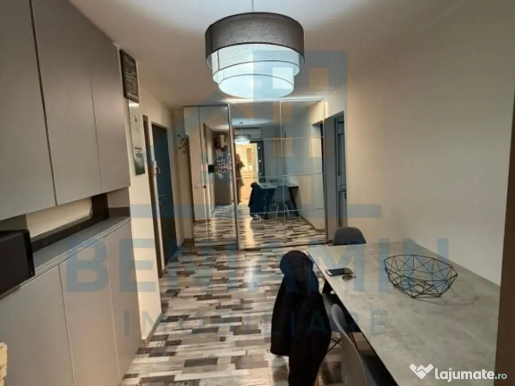 2 Decomandate - Etaj 3 - 52mp - An 1985 - Renovat - Rovine 