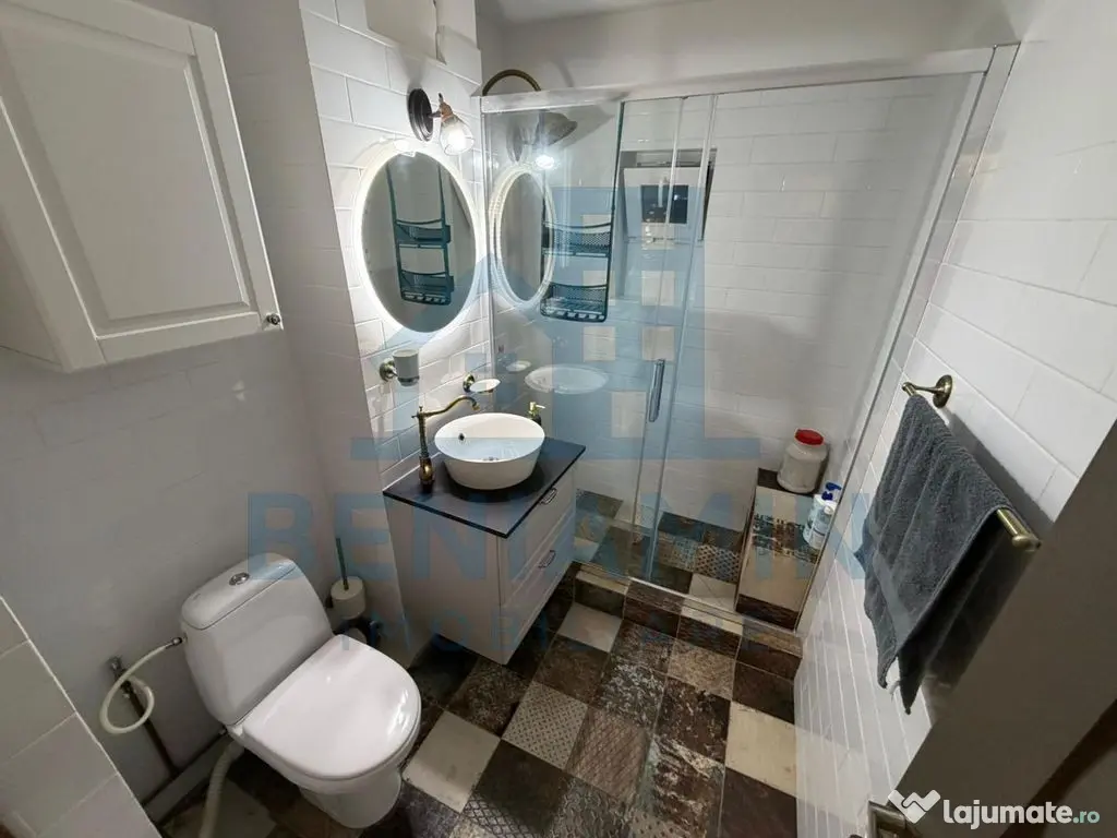 2 Decomandate - Etaj 3 - 52mp - An 1985 - Renovat - Rovine 