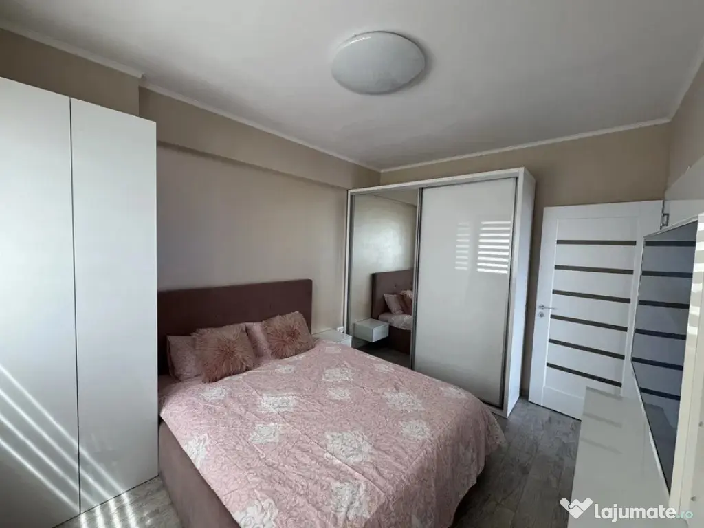 Apartament 2 camere de vânzare Mamaia, vedere mare și lac 