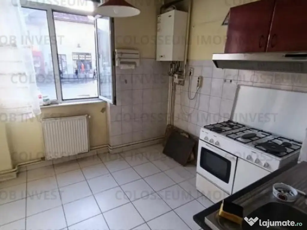 Apartament 3 camere, decomandat - zona Centrul Civic 