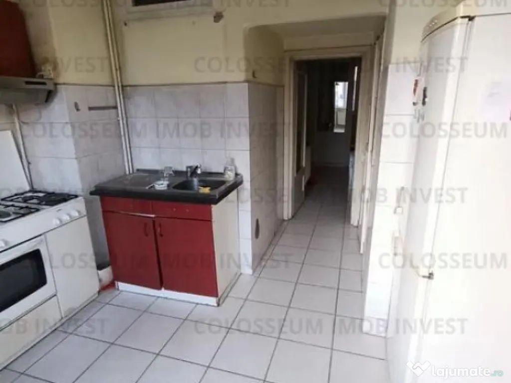 Apartament 3 camere, decomandat - zona Centrul Civic 