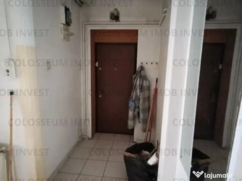 Apartament 3 camere, decomandat - zona Centrul Civic 