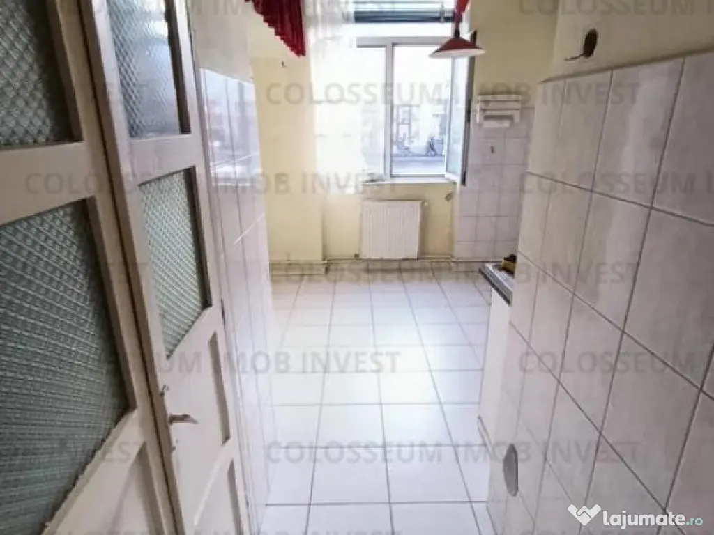 Apartament 3 camere, decomandat - zona Centrul Civic 