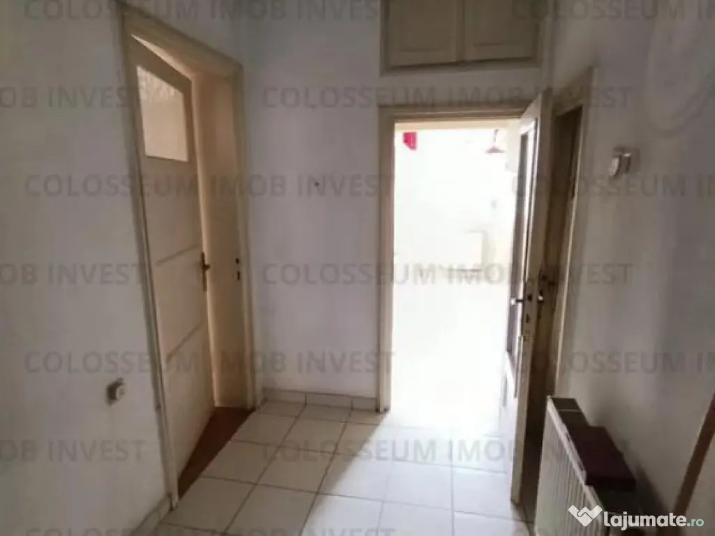 Apartament 3 camere, decomandat - zona Centrul Civic 