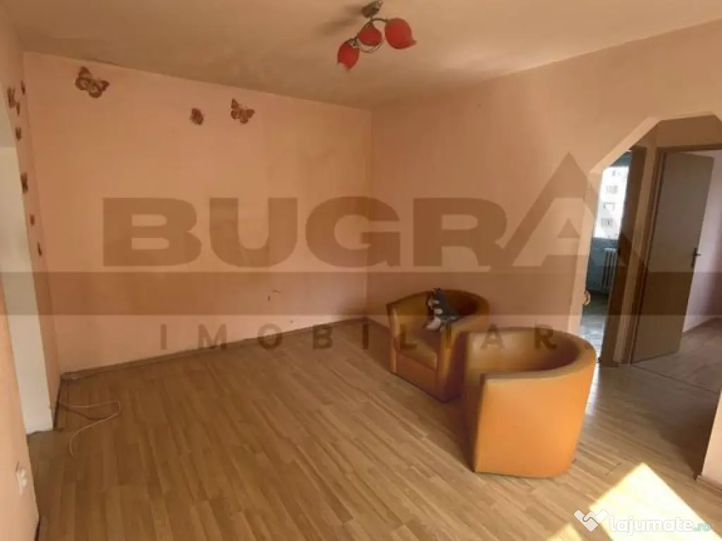 Apartament de 3 camere finisat clasic, zona strazii Paran... 