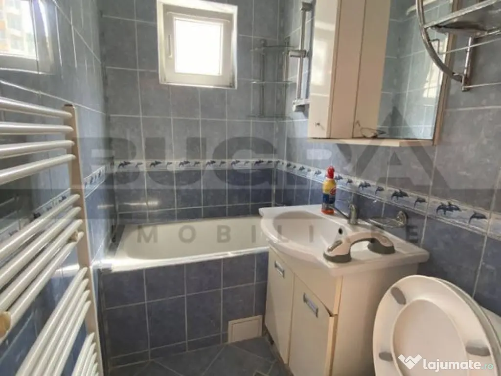 Apartament de 3 camere finisat clasic, zona strazii Paran... 