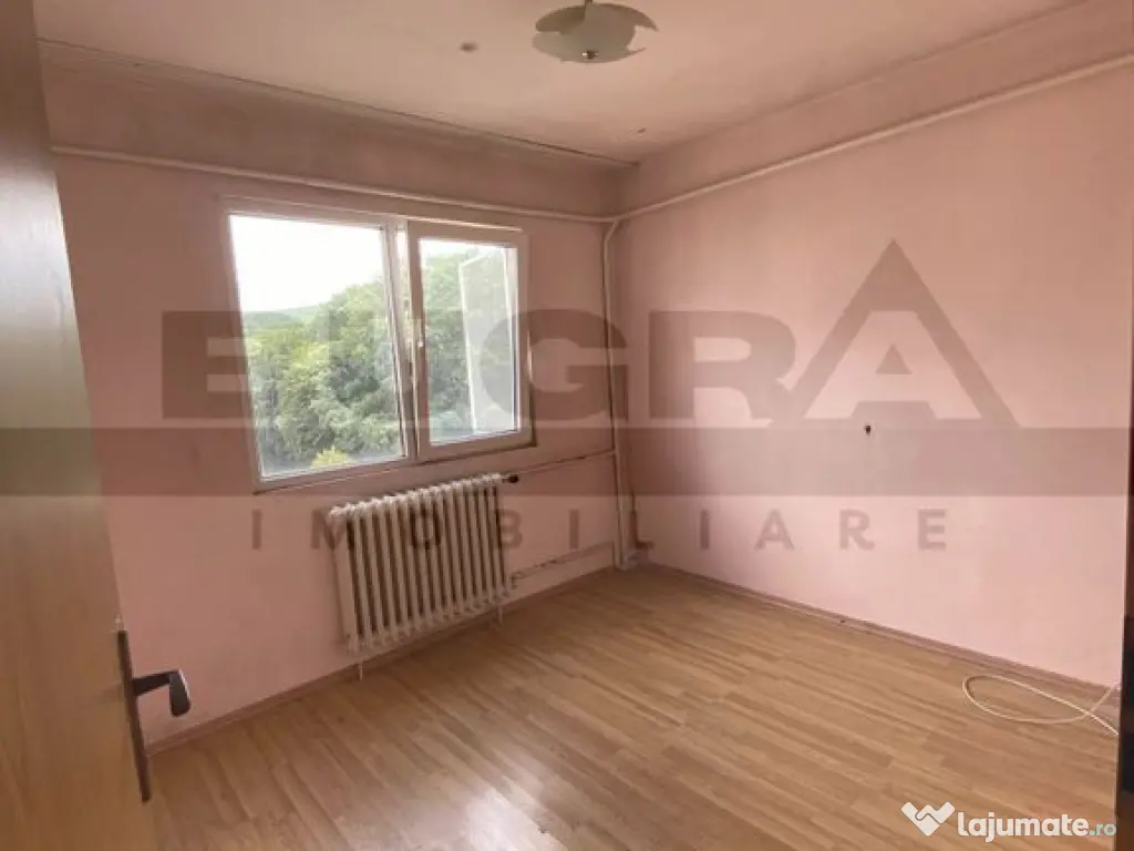 Apartament de 3 camere finisat clasic, zona strazii Paran... 