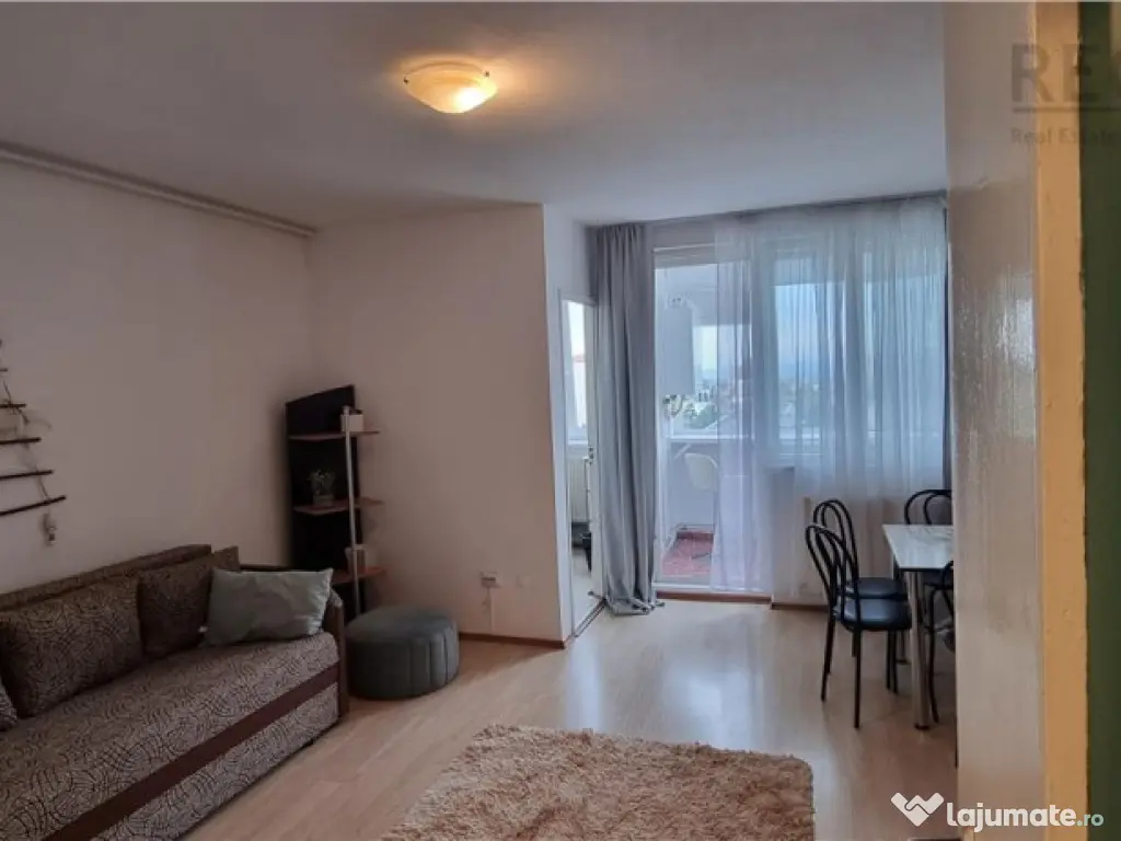 Garsoniera spatioasa 40 mp zona Saturn 