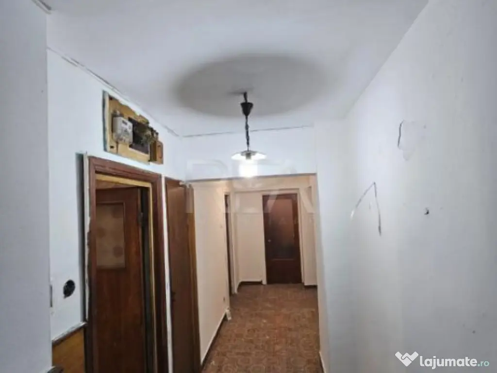 4 camere Dorobanti decomandat, et. 3, an 1980, metrou, 97 mp 