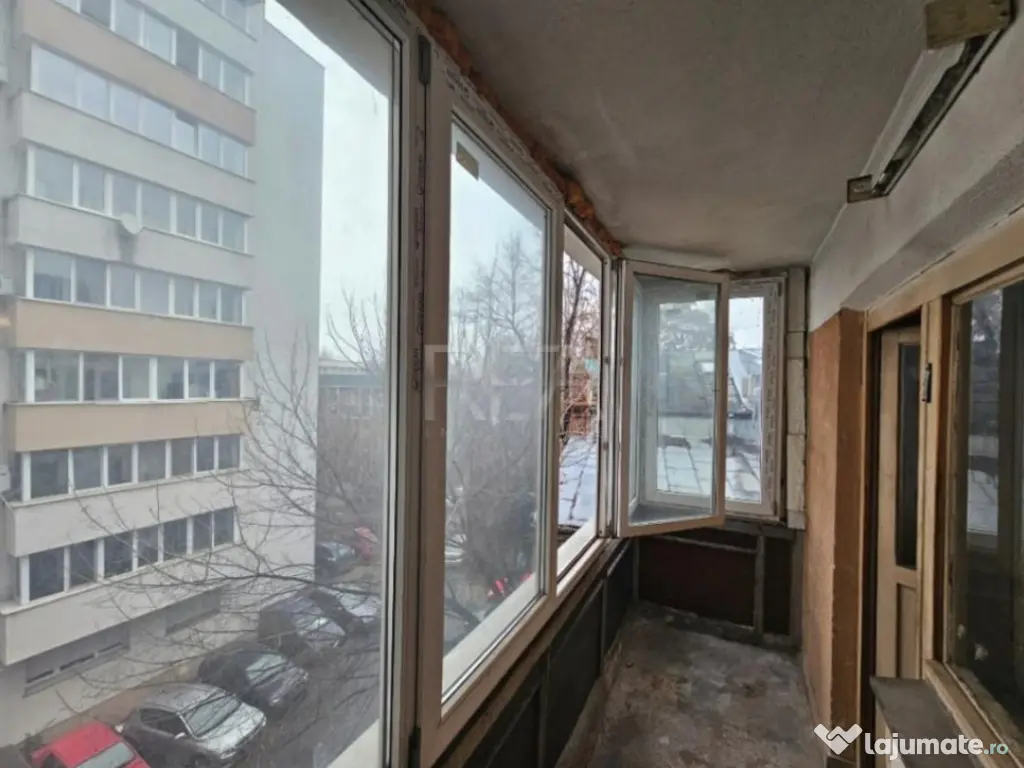 4 camere Dorobanti decomandat, et. 3, an 1980, metrou, 97 mp 