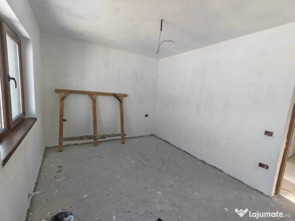 Casa P+1 de vanzare, 3 camere, 92.60mp, situata in zona Navo 