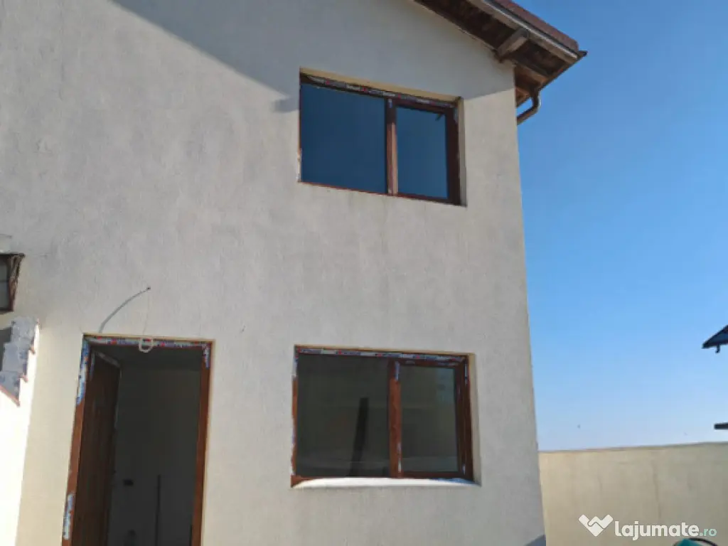 Casa P+1 de vanzare, 3 camere, 92.60mp, situata in zona Navo 