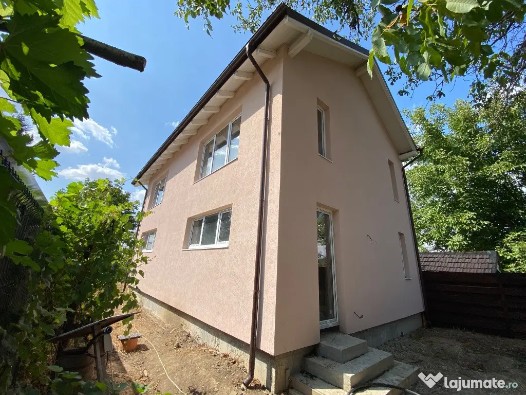 Vila P+E+pod Saftica Balotesti, Tunari, 120 mp utili, 370 mp curte 