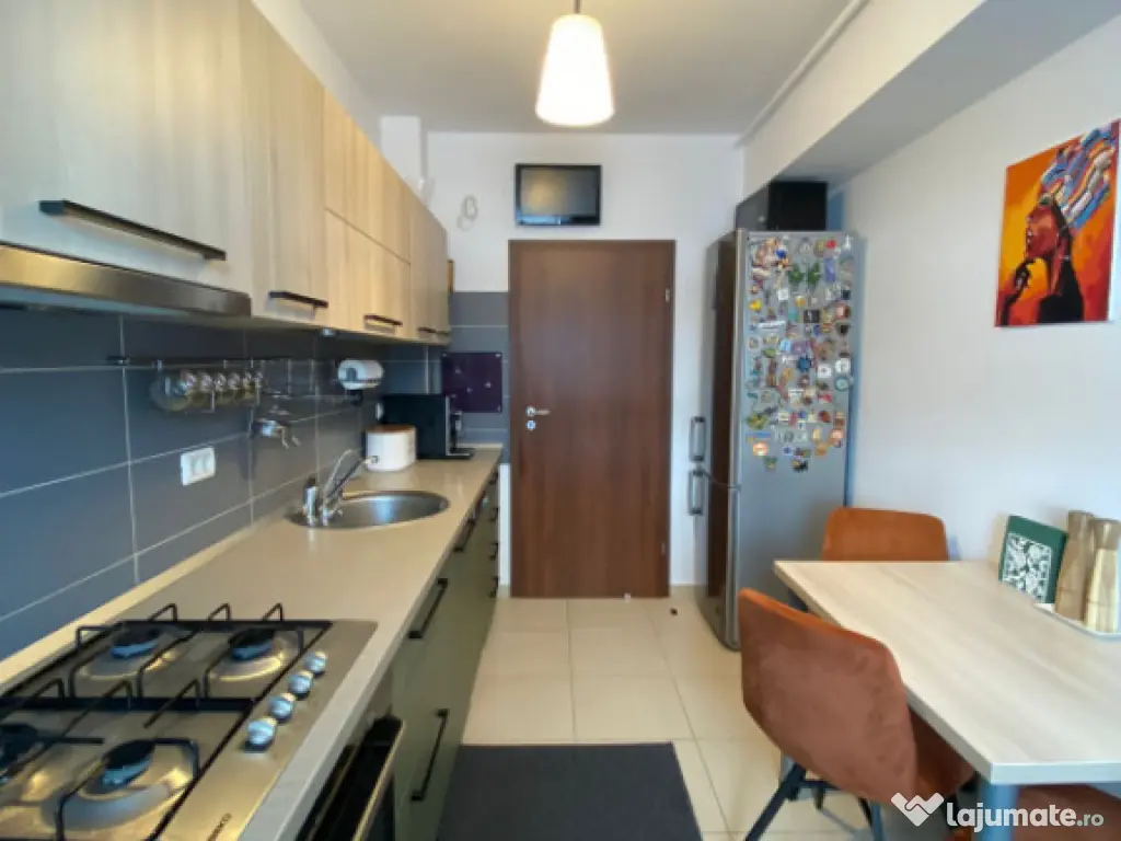 Apartament cu 2 camere 65 mp, decomandat, etaj intermediar, 