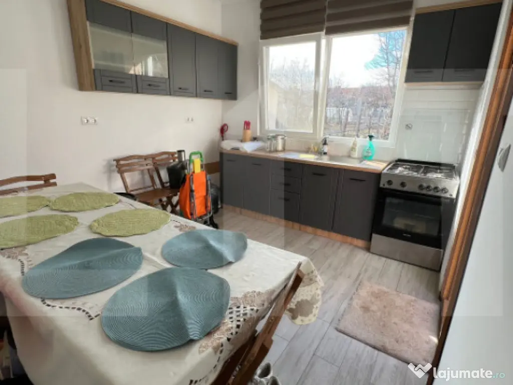 Casa de vanzare, 158 mp, zona Ronat 