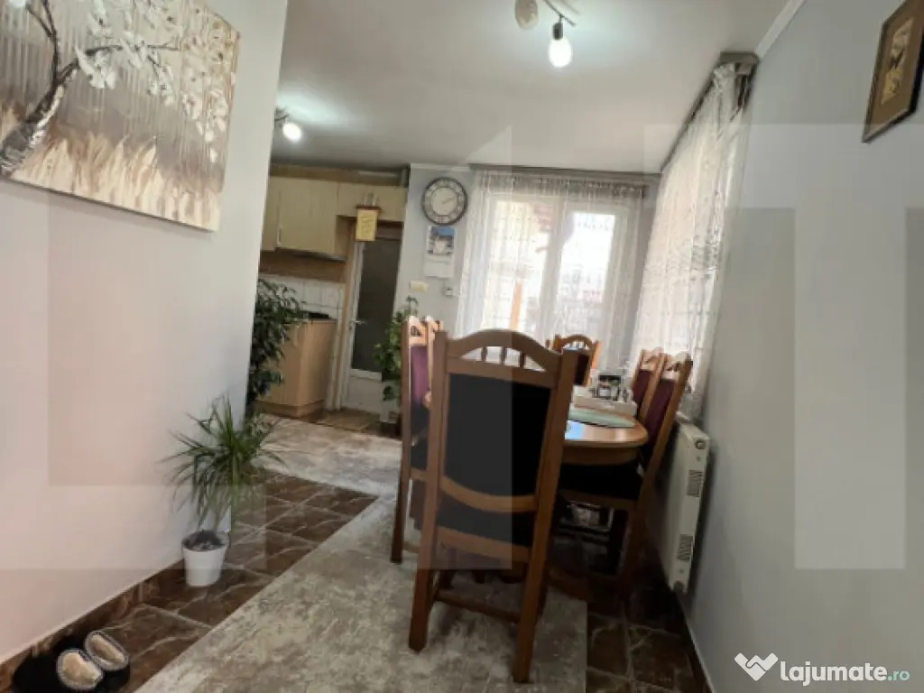 Casa de vanzare, 158 mp, zona Ronat 