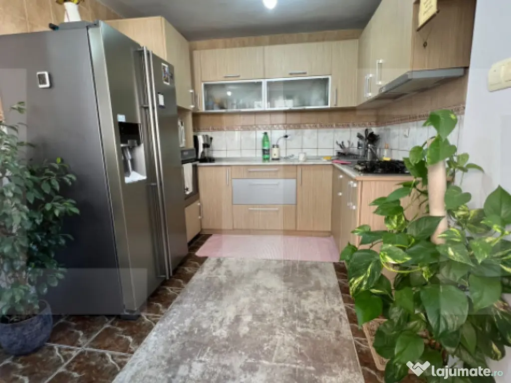 Casa de vanzare, 158 mp, zona Ronat 