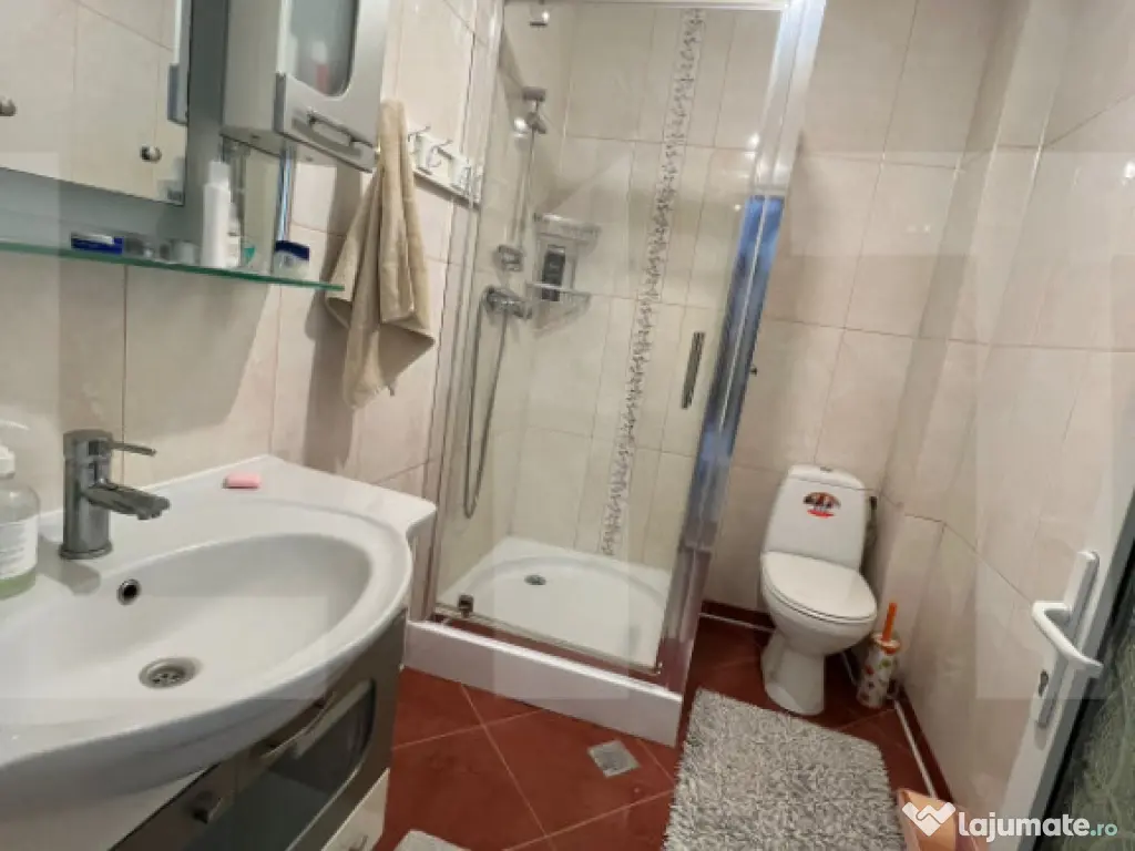 Casa de vanzare, 158 mp, zona Ronat 