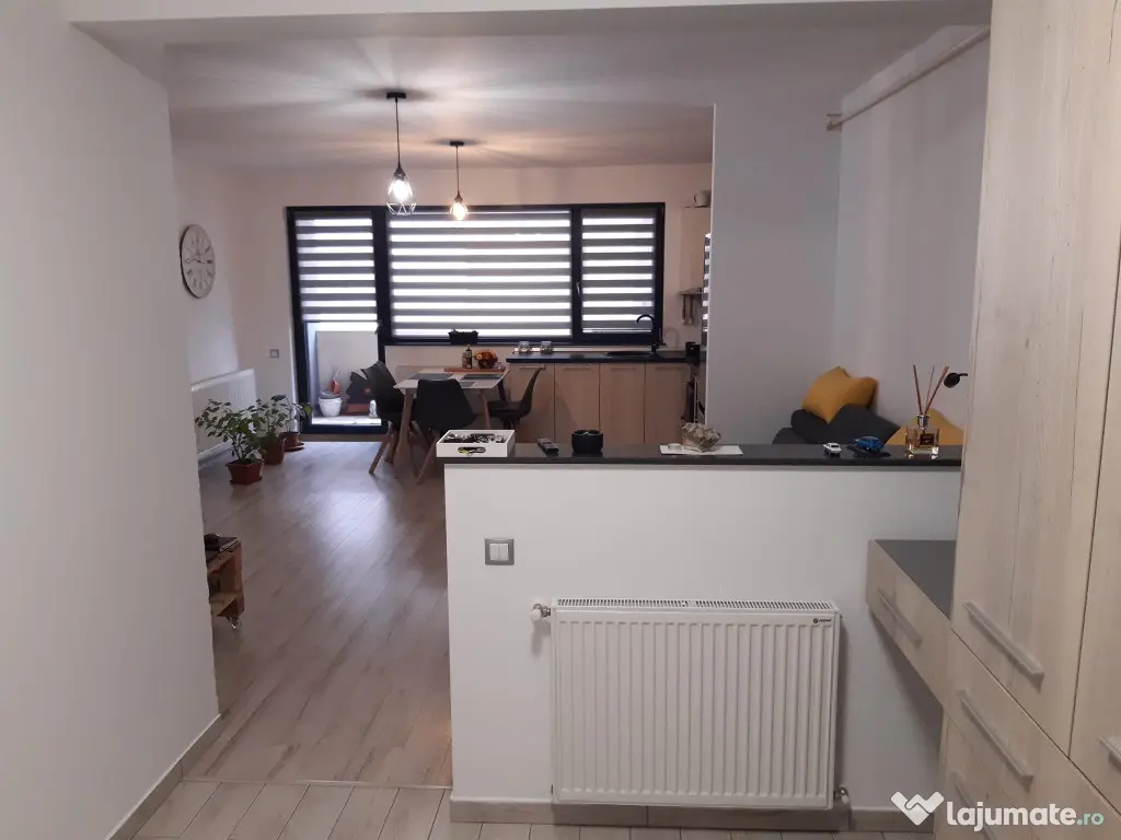 Apartament 2 camere spatios 58 mp,etaj 1, parcare privata Floresti 