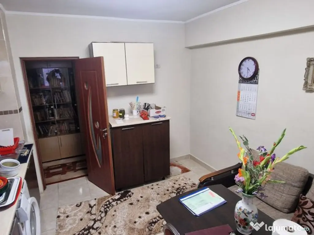 Liceul de Arta, 2 camere decomandate 61 mp