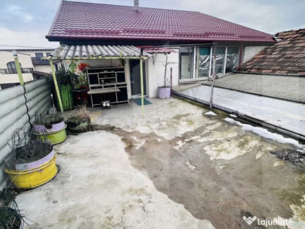 Apartament 4 camere, 100 mp utili, zona Gradiste