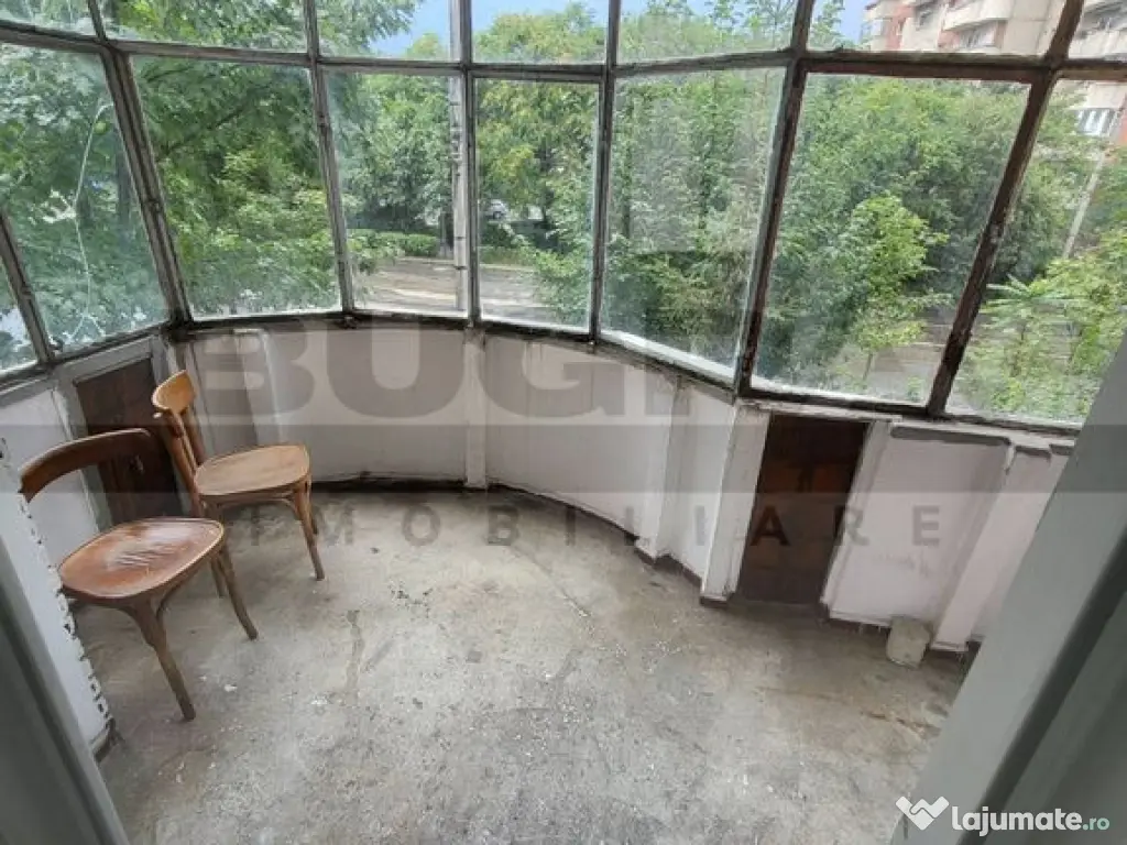 Apartament de 2 camere, decomandat, etaj intermediar, car...