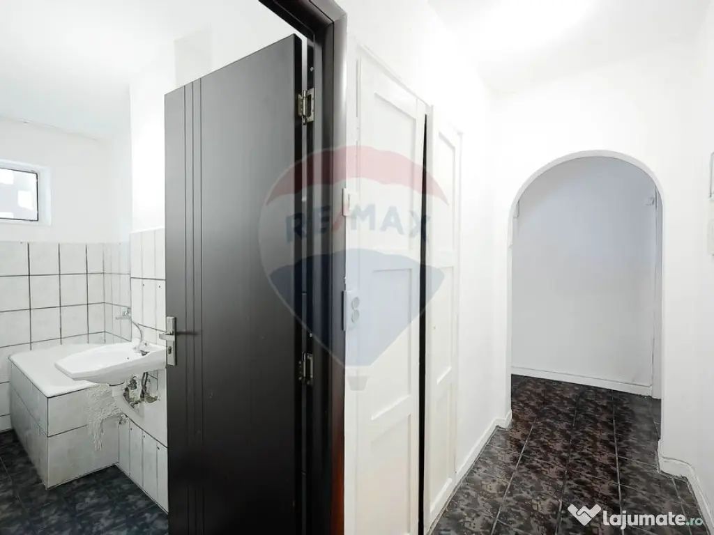 Apartament 3 camere de vânzare – Rogerius, Str. Cornel... 