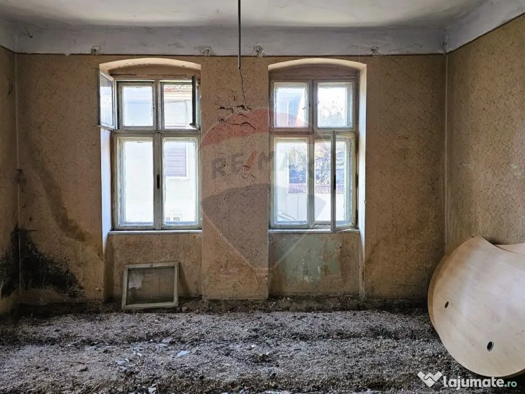 Lot teren de 597 mp | Casa renovabila | (PUZ si CU Bloc P... 