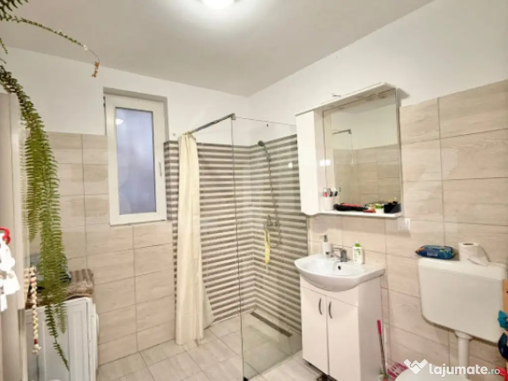 Apartament 3 camere, 60 mp, zona Terra 