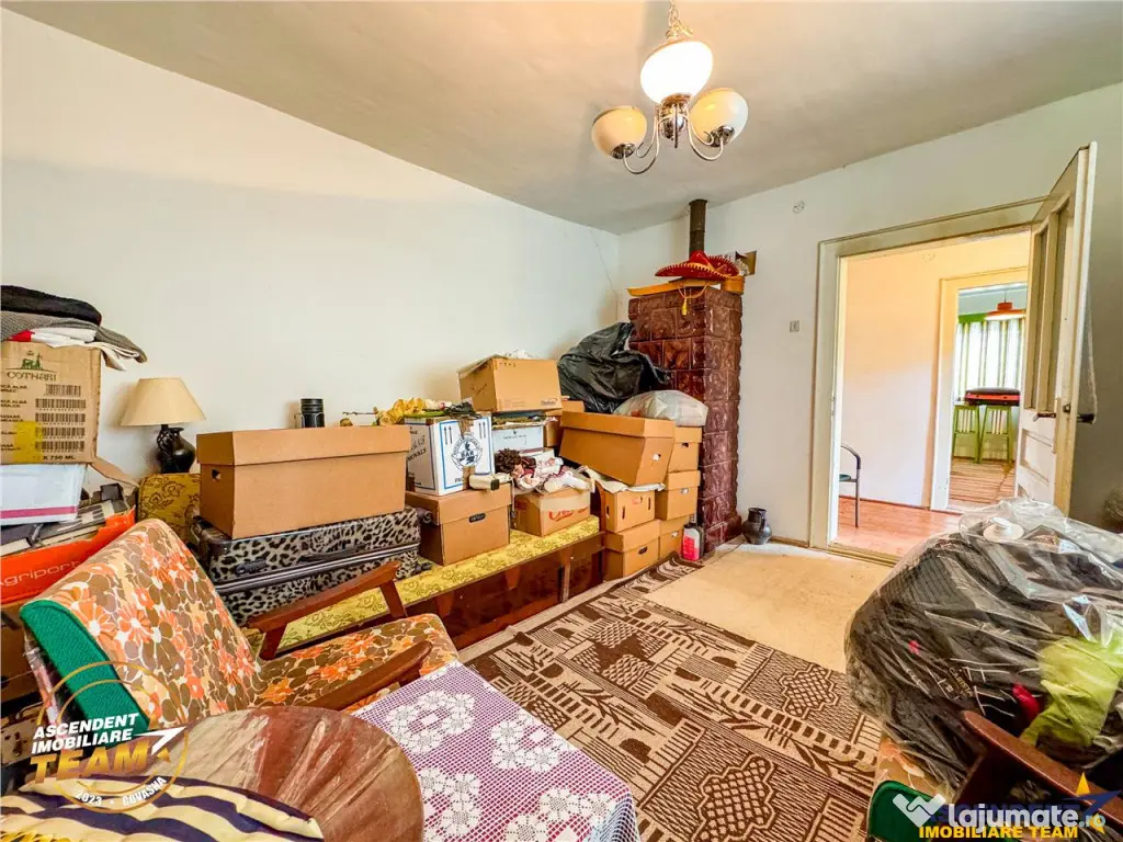 FILM! Casa pitoreasca anexe 1.500mp teren, Santionlunca, 