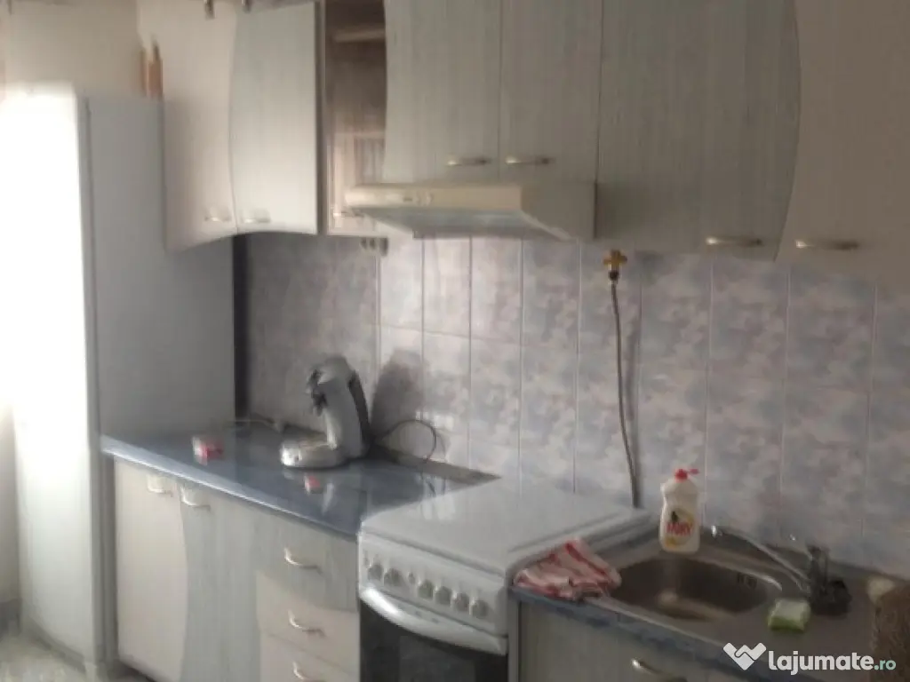 Republicii, zona buna, 2 camere, decom., etaj 3