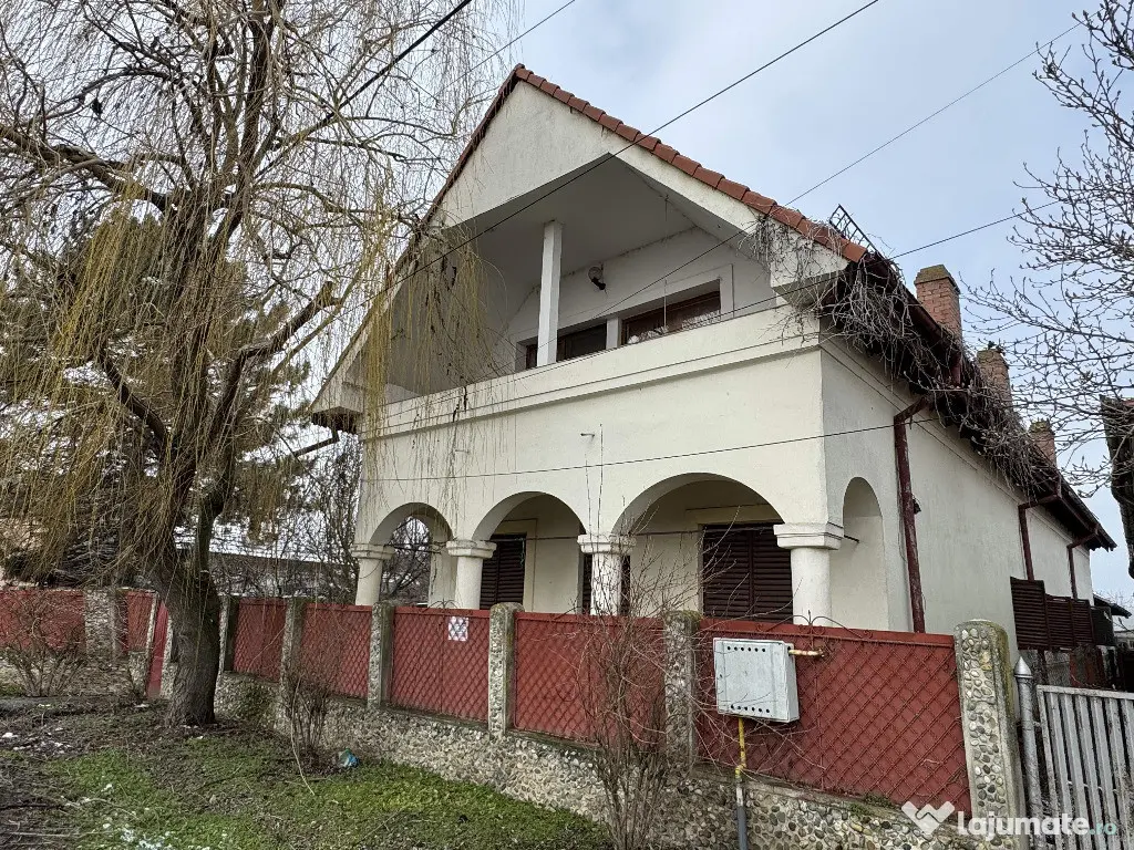 Vila P+M si ANEXA cu GARAJ, T = 1150 mp, D=28 m, Slatioara, zona centr